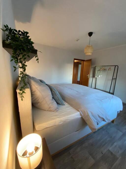 Schoene Zentrale Wohnung Naehe Hb Germersheim Buitenkant foto